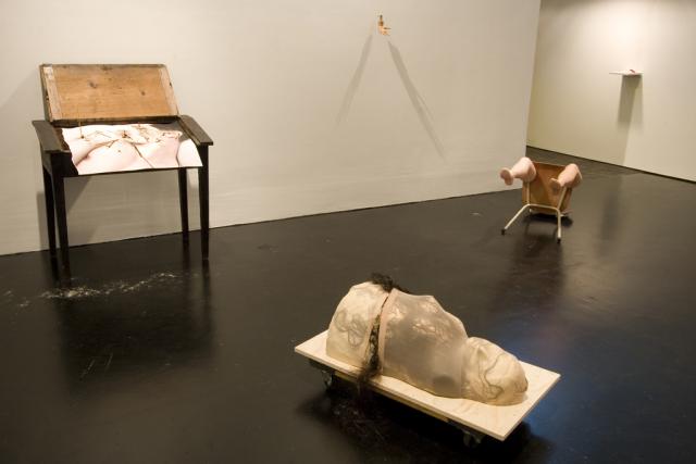 Amie DICKE Infinitely suffering Thing, 2007